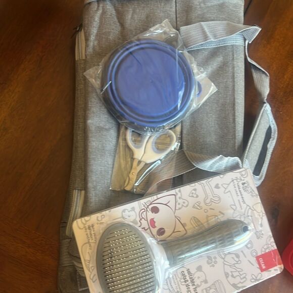 Small Pet Travel Bag Gray With Accessories - Picture 5 of 7